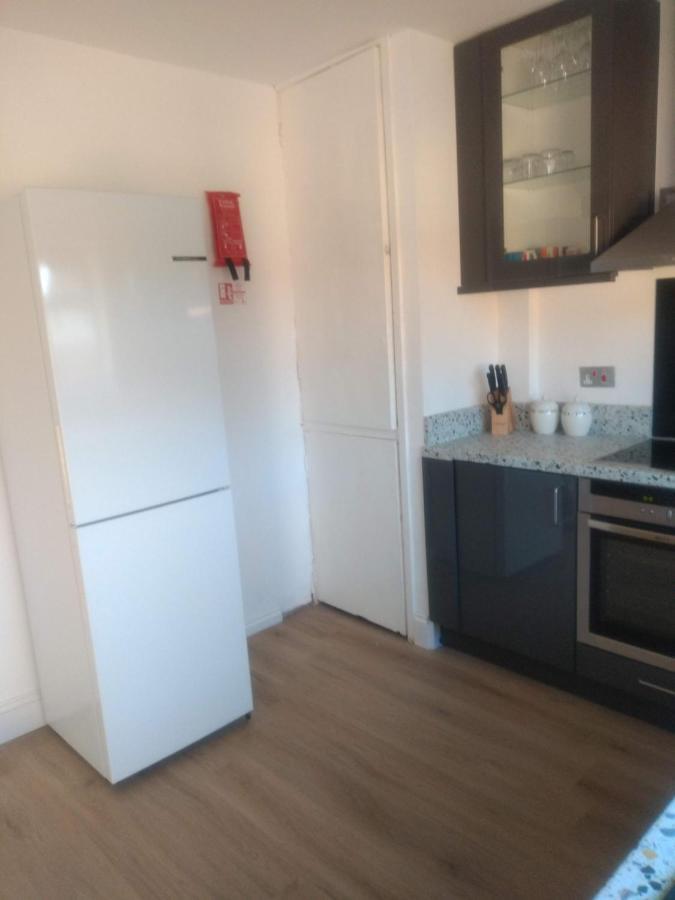 Cheltenham - 3 Bedroom, Parking, Disneyplus Exterior foto