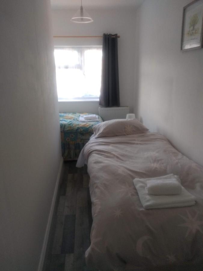 Cheltenham - 3 Bedroom, Parking, Disneyplus Exterior foto