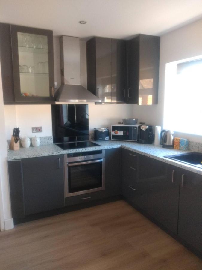 Cheltenham - 3 Bedroom, Parking, Disneyplus Exterior foto