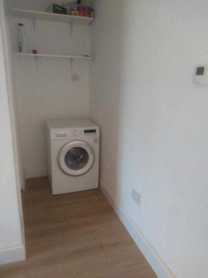 Cheltenham - 3 Bedroom, Parking, Disneyplus Exterior foto