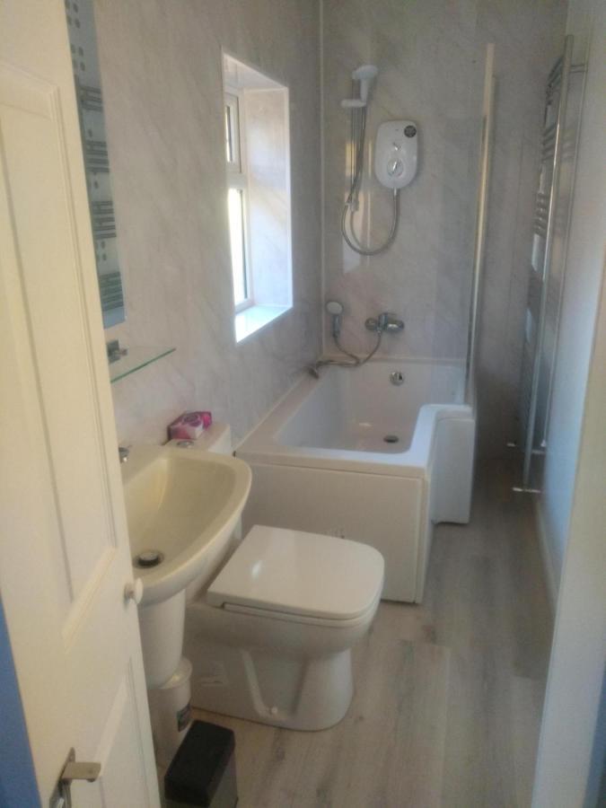 Cheltenham - 3 Bedroom, Parking, Disneyplus Exterior foto