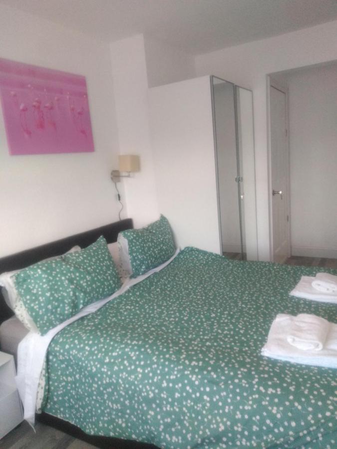 Cheltenham - 3 Bedroom, Parking, Disneyplus Exterior foto